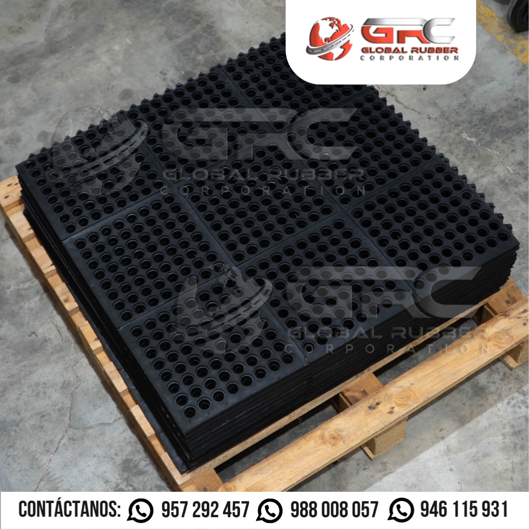 Piso especialmente fabricado para cumplir funciones de antifatiga y drenaje, con formulación especial de
caucho natural (NR)