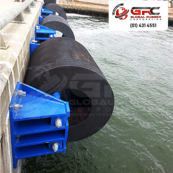 Las defensas de caucho son utilizados en diferentes sectores industriales, estos son fabricados con caucho Neoprene, caucho EPDM o caucho Natural dependiendo el uso y las exigencias que deben cubrir, en Global Rubber Corporation contamos con distintos modelos y tamaños