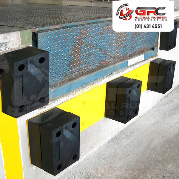 Las defensas de caucho son utilizados en diferentes sectores industriales, estos son fabricados con caucho Neoprene, caucho EPDM o caucho Natural dependiendo el uso y las exigencias que deben cubrir, en Global Rubber Corporation contamos con distintos modelos y tamaños