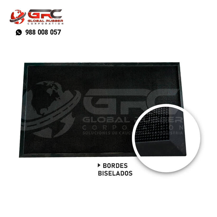 Pediluvio antideslizante utilizado especialmente como bandeja para la desinfección del calzado.