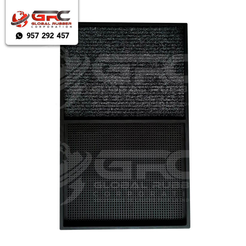 Pediluvio antideslizante utilizado especialmente como bandeja para la desinfección del calzado.